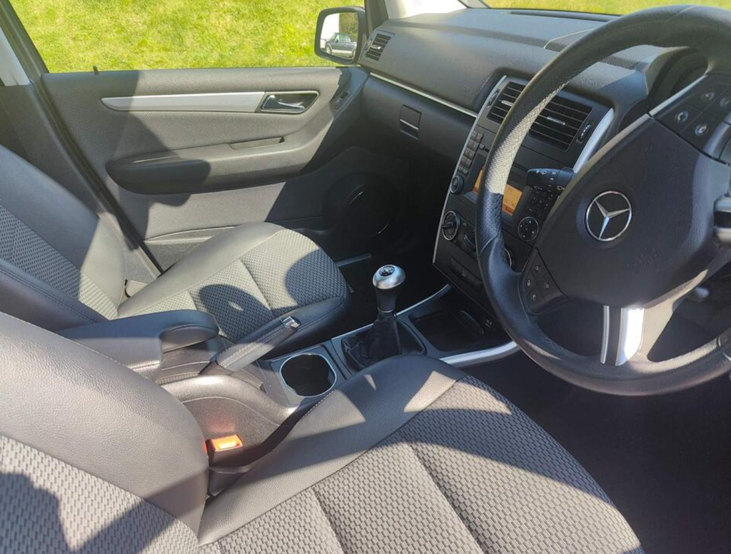 Mercedes-Benz B180 Sport CDi (2010) 2.0L Diesel 5 Dr