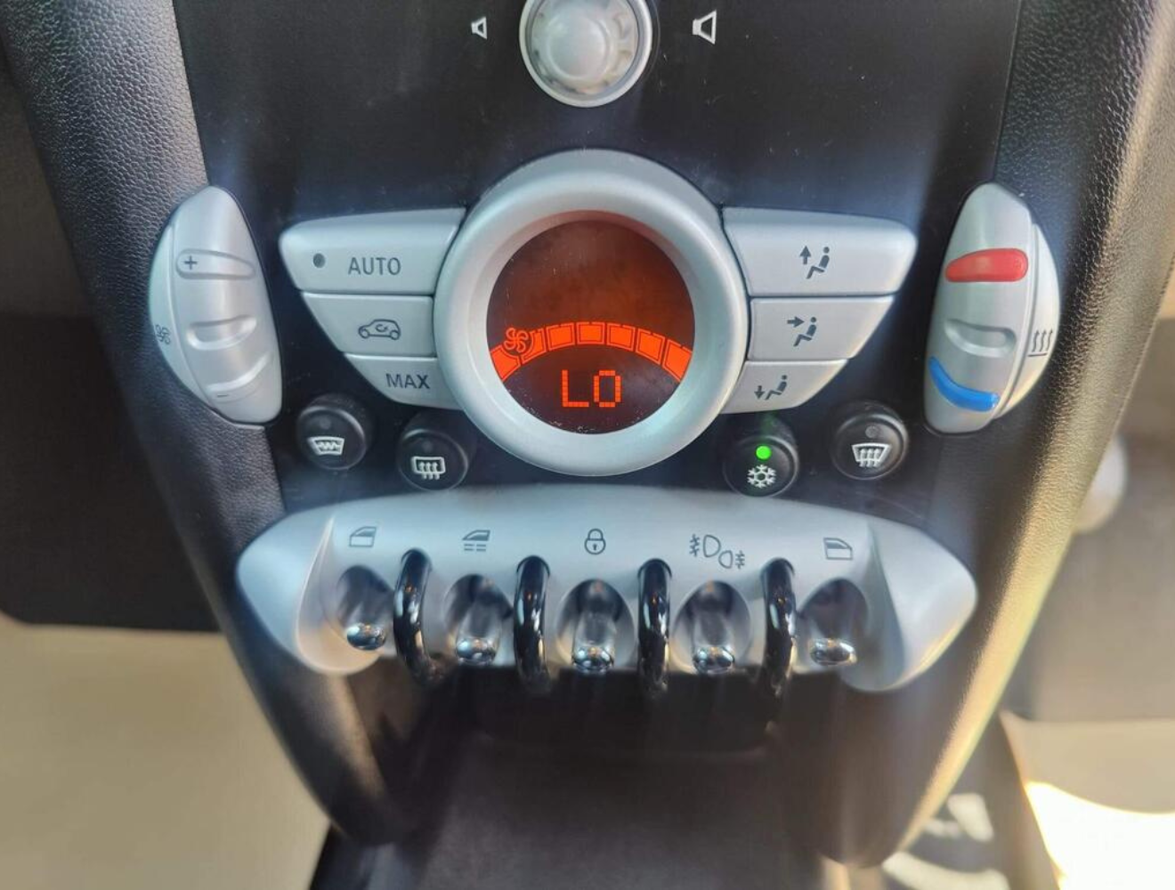 Mini Cooper Convertible (2009) 1.6L 3dr Petrol