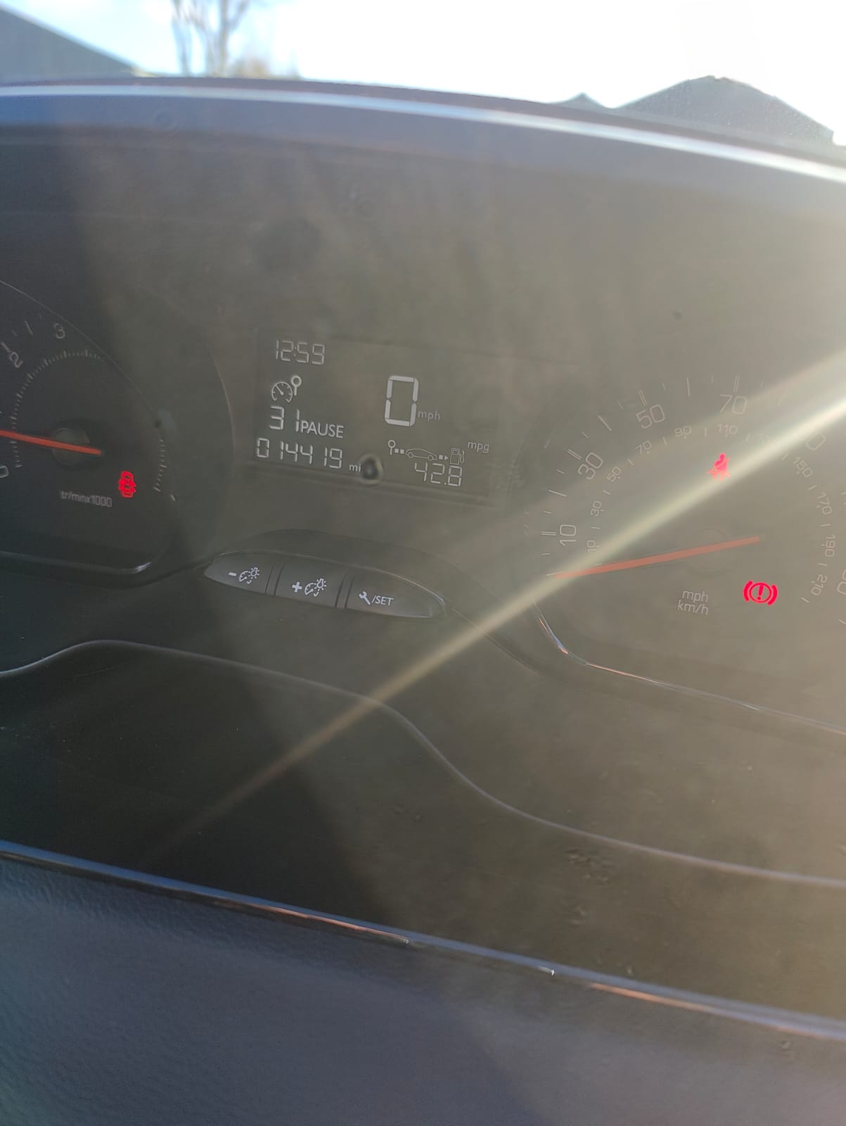 PEUGEOT 208 Access+ (2015) 15 Plate 1.0 VTi PureTech 5dr Petrol